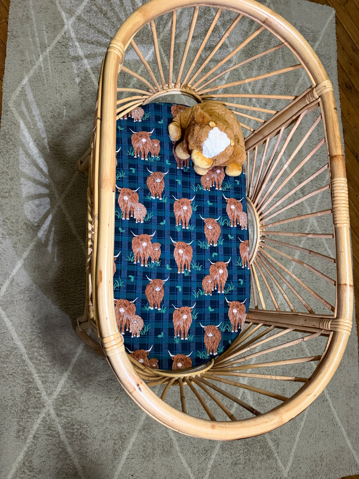 Checkered Highland cow - Bassinet / Co sleeper fitted sheets